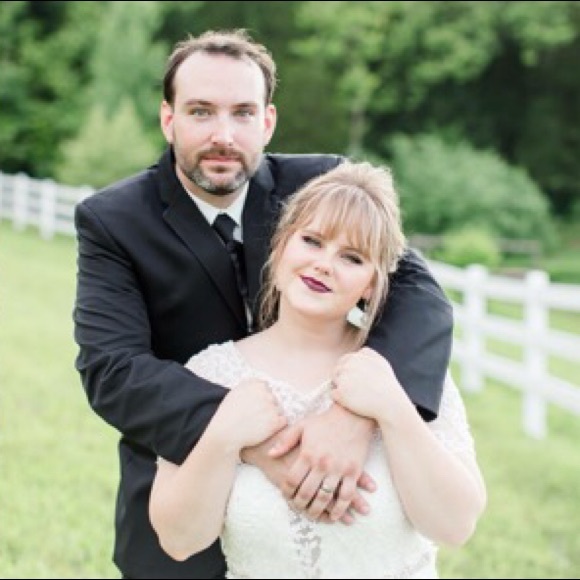 Meet your Posher!🎀 - Picture 2 of 4